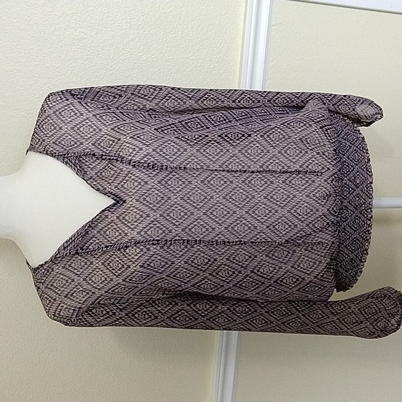 Forever 21 Beautiful Sheer Blouse - Picture 7 of 10